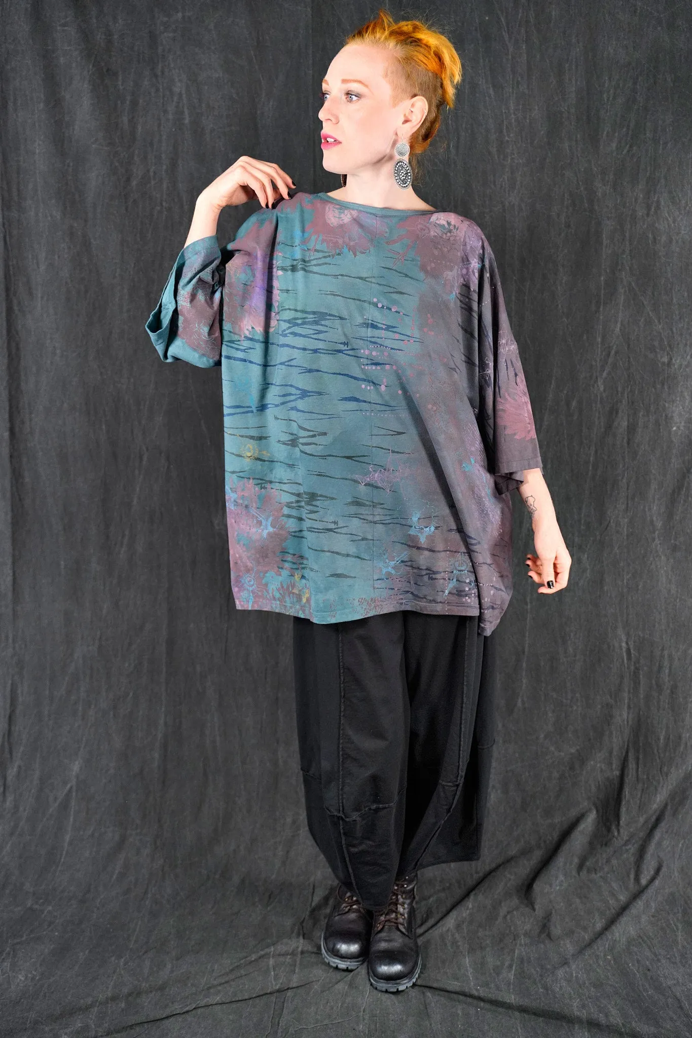 1236HD Line Tee Rock Mineral/Seaflower 31"