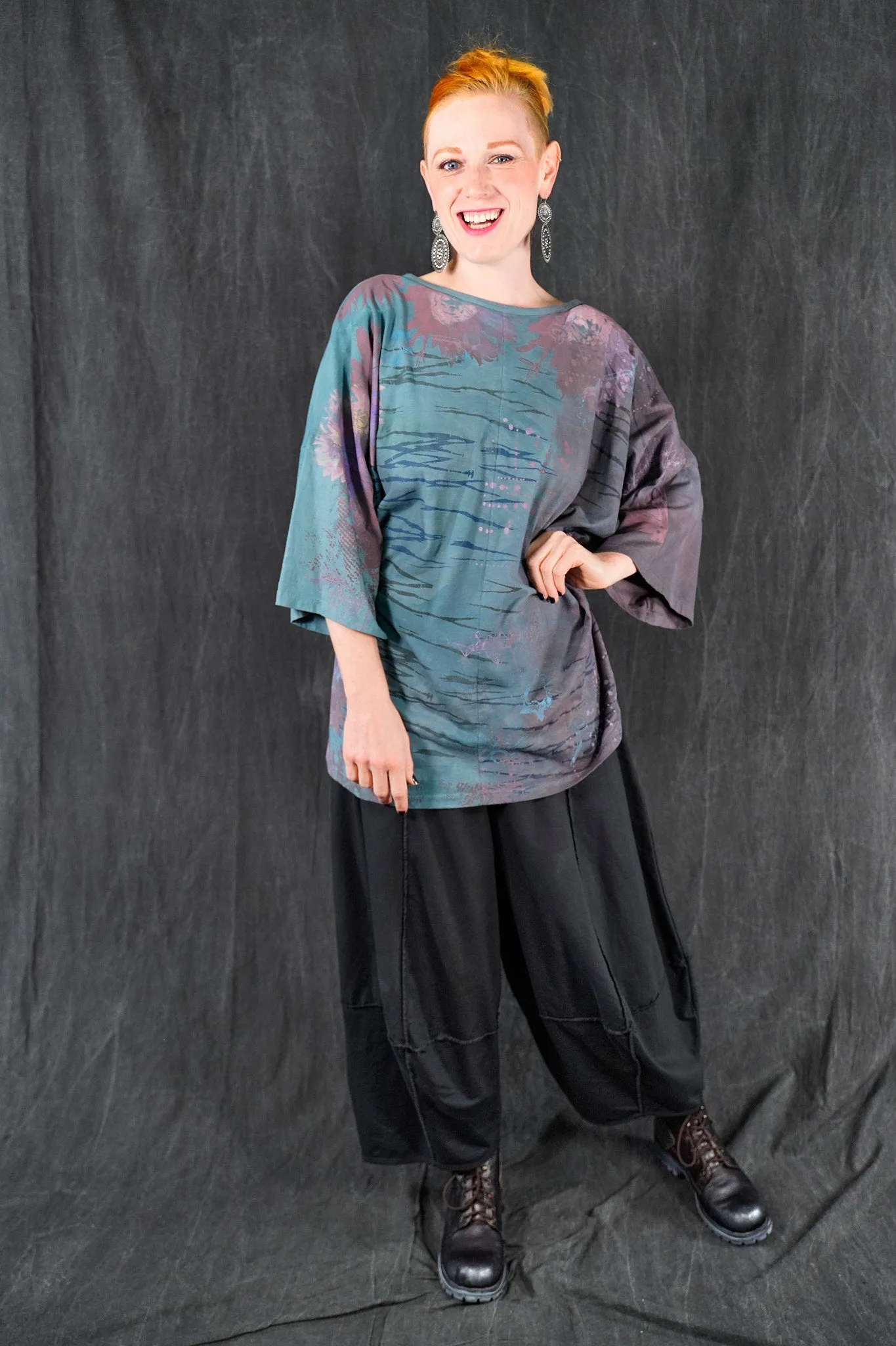 1236HD Line Tee Rock Mineral/Seaflower 31"