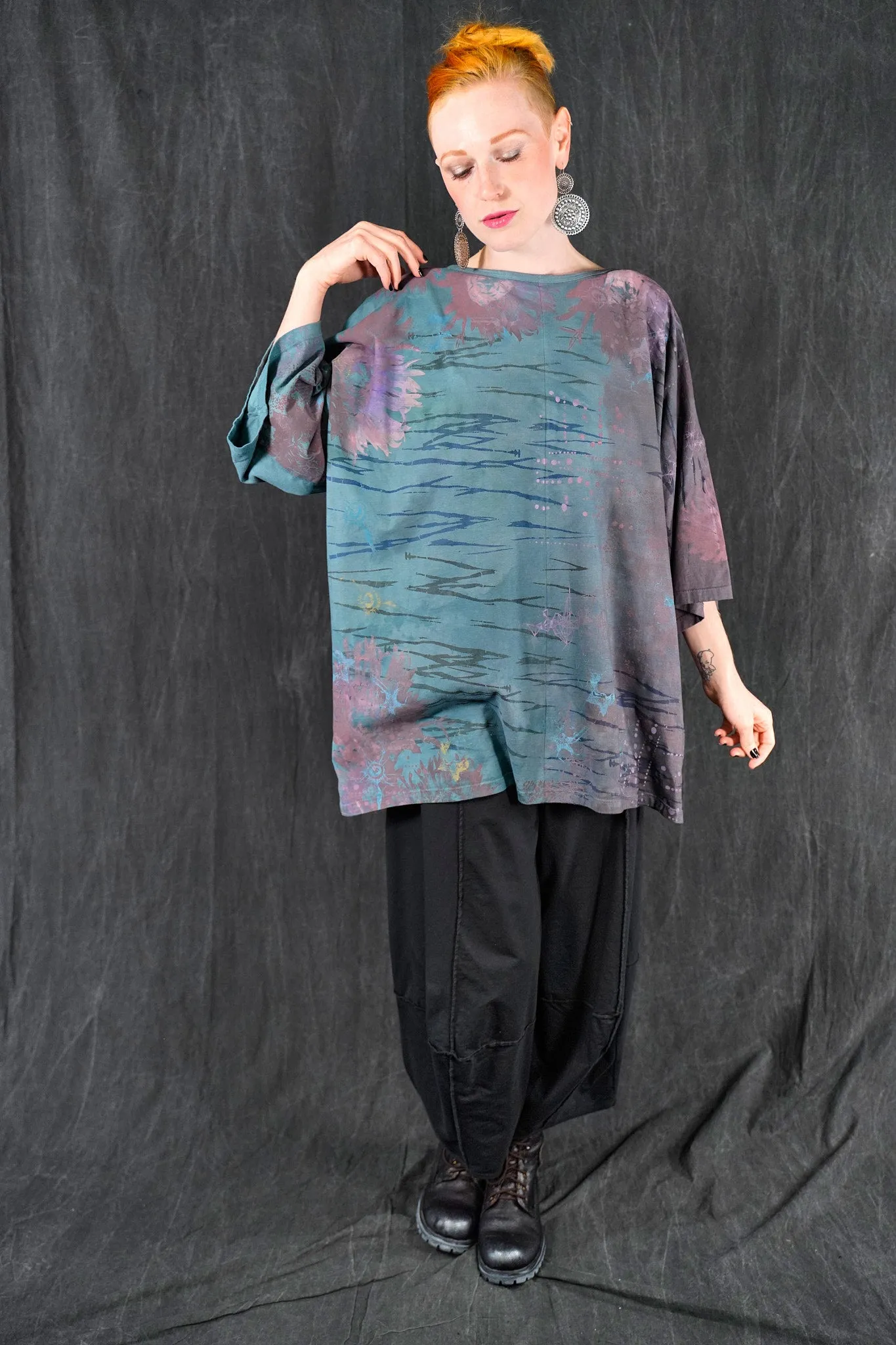 1236HD Line Tee Rock Mineral/Seaflower 31"