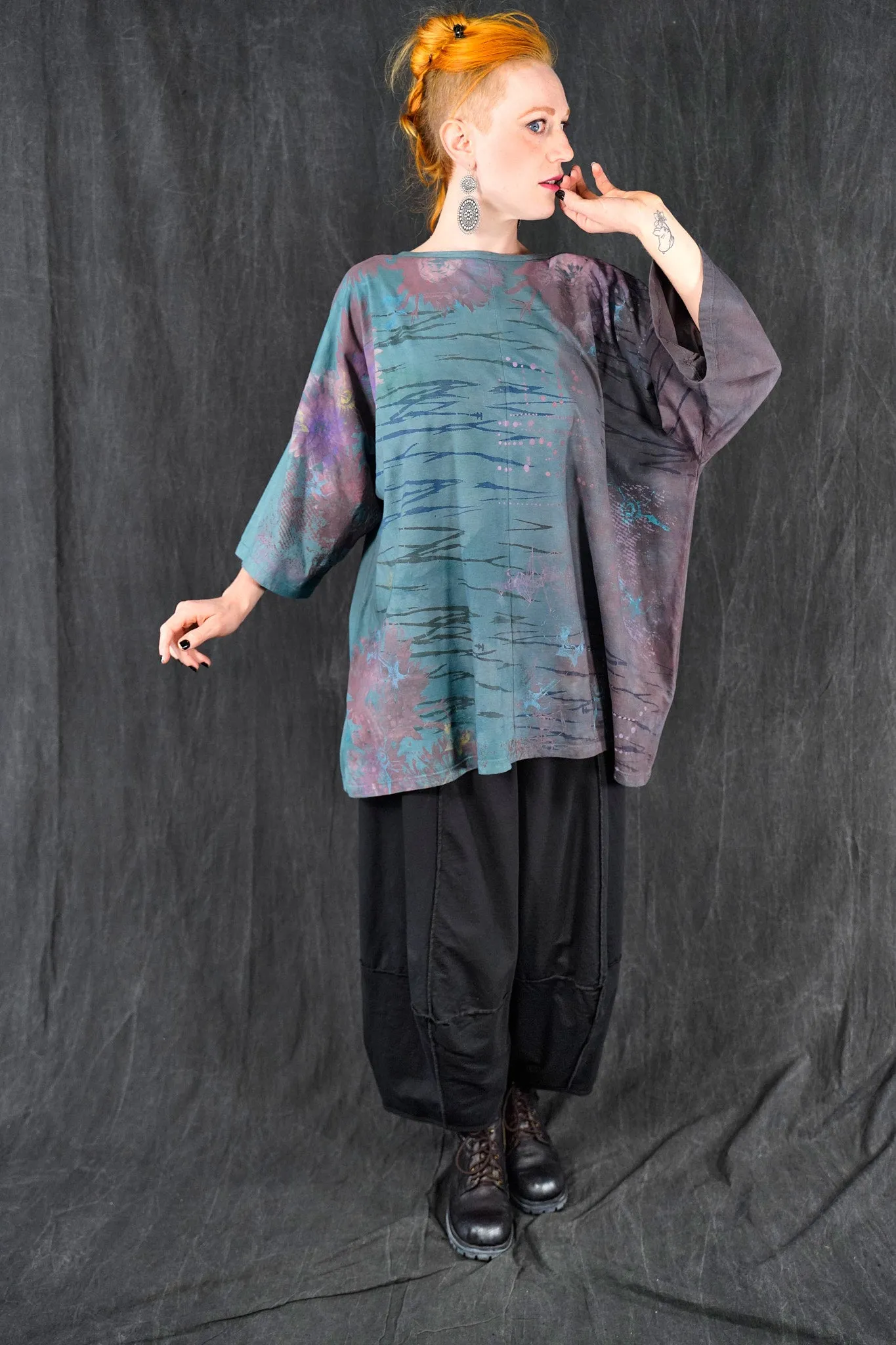 1236HD Line Tee Rock Mineral/Seaflower 31"