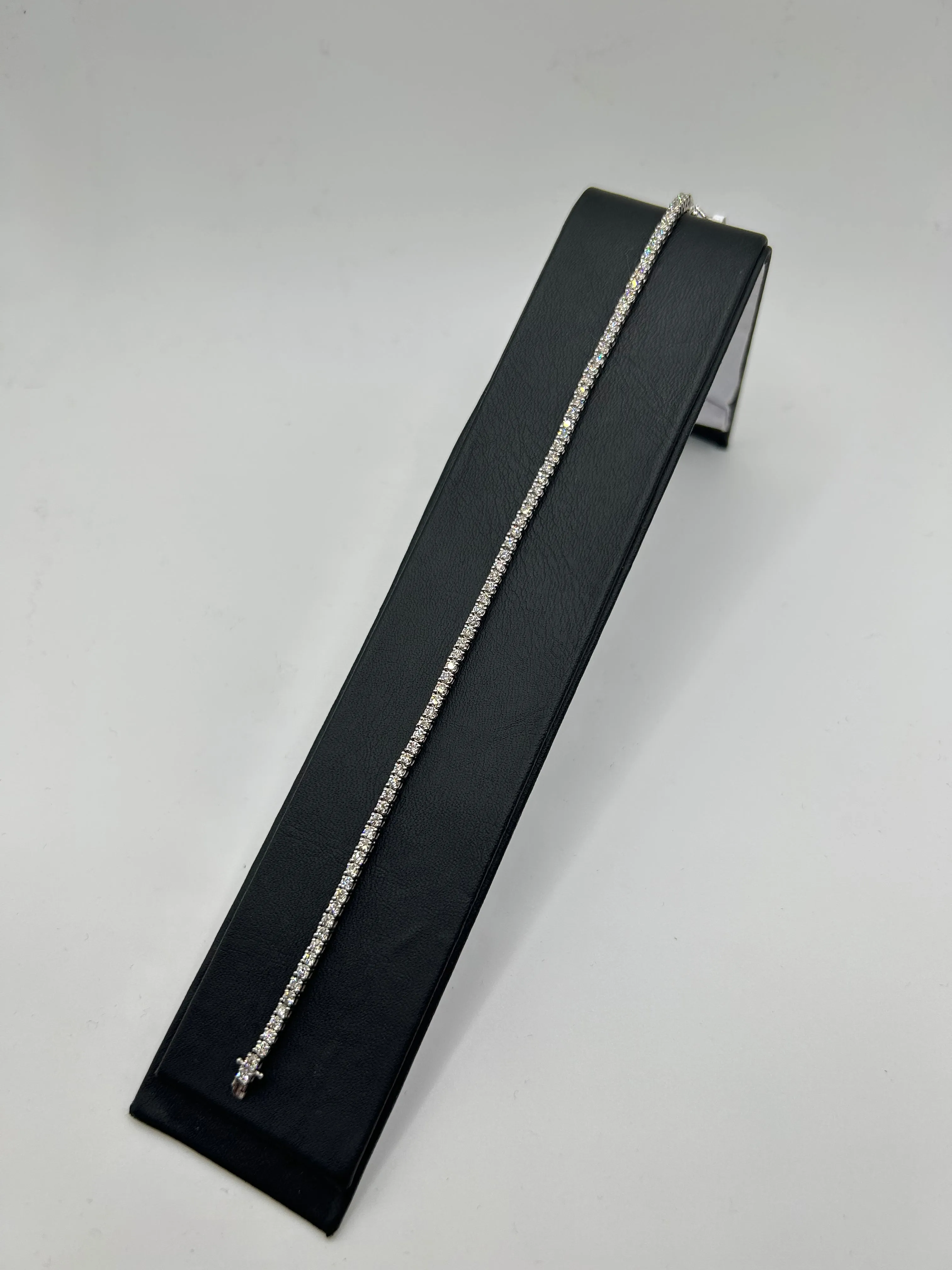 14KT WHITE GOLD TENNIS BRACELET