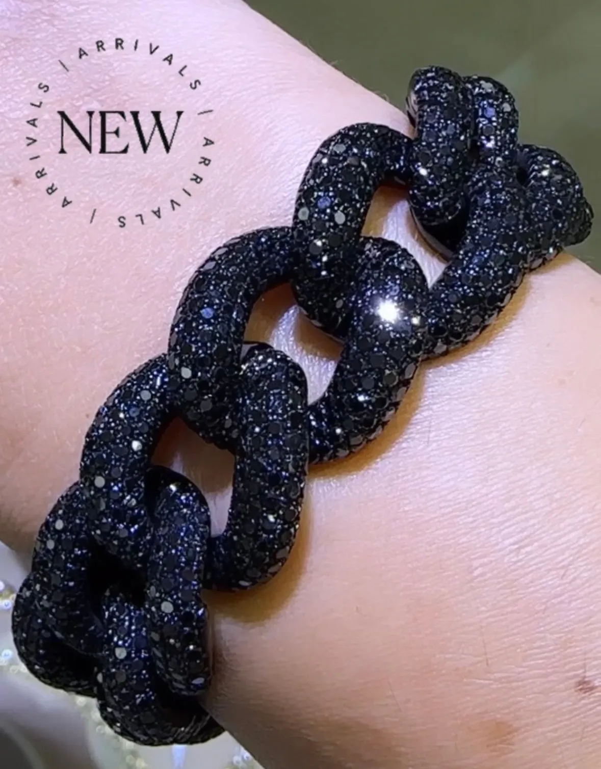 25.53ct tw Black Pave Diamond Cuban Curb Link Pave Statement Bracelet