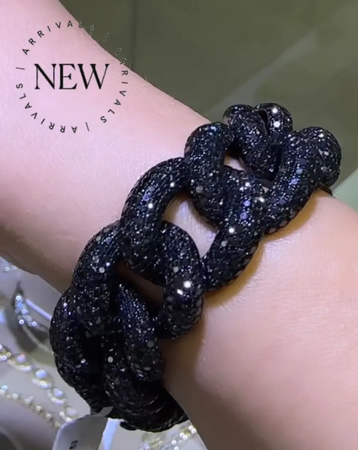 25.53ct tw Black Pave Diamond Cuban Curb Link Pave Statement Bracelet