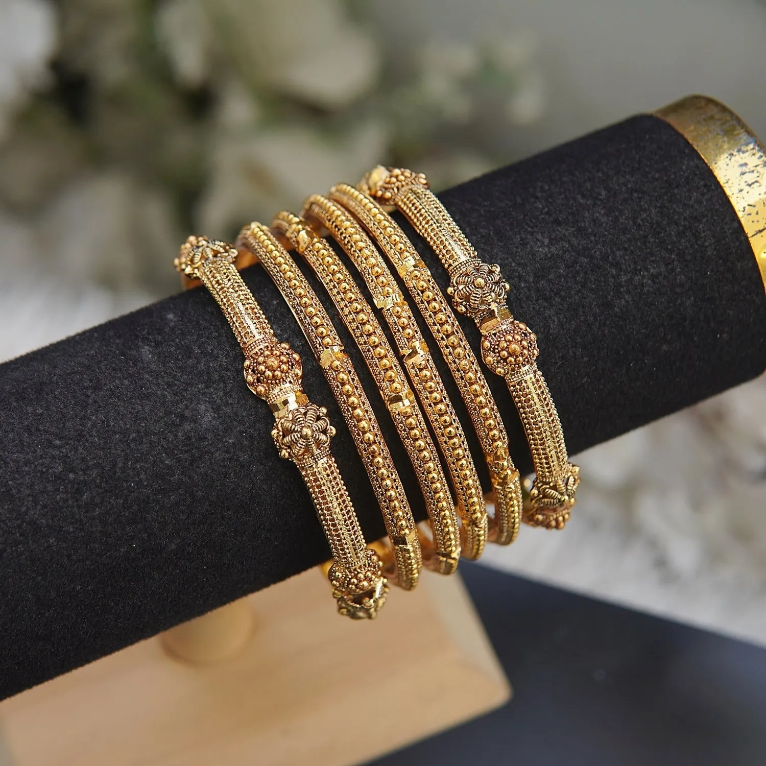 6 Pieces Antique Gold Kangan Set
