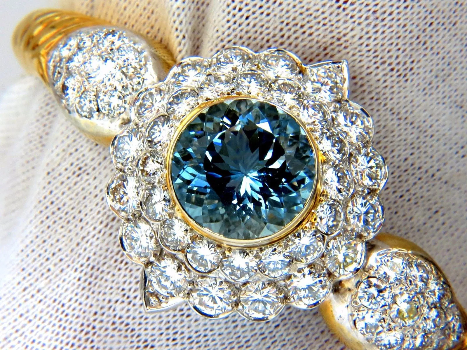 Aquamarine diamonds bangle bracelet 18kt 15.50ct Natural Italian Cluster