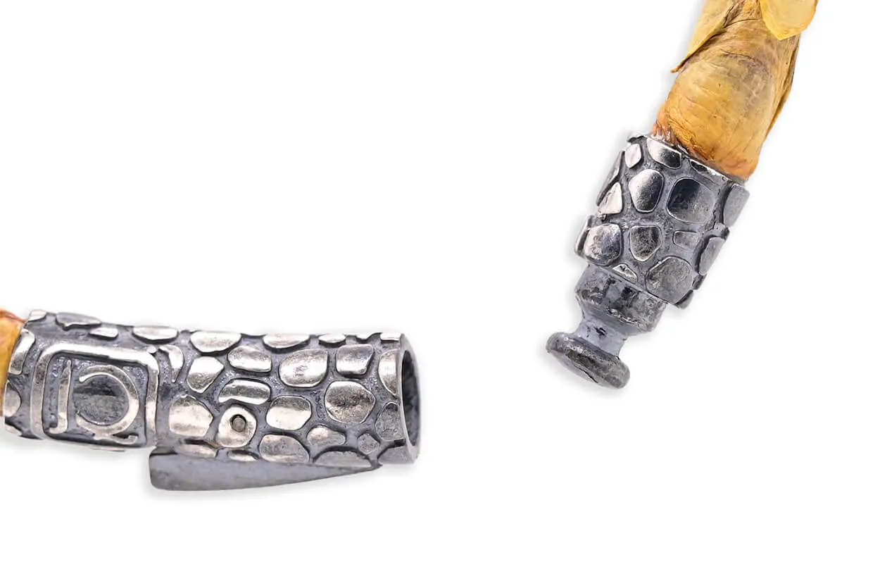 Bracelet LivingSkull Women Stingray Leather & Three Human Skulls