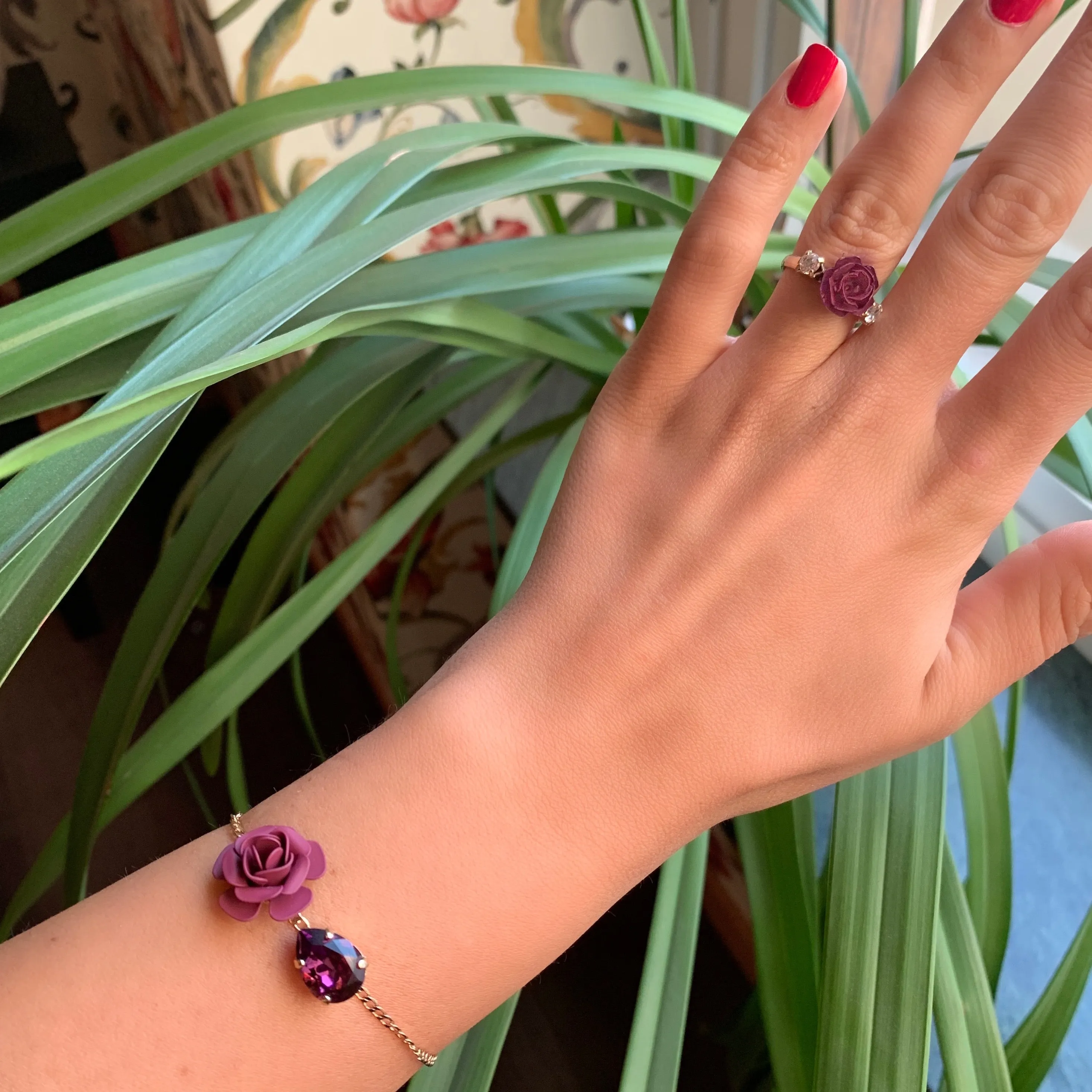 Camellia Adjustable Bracelet with Crystal Drop - Silk Effect