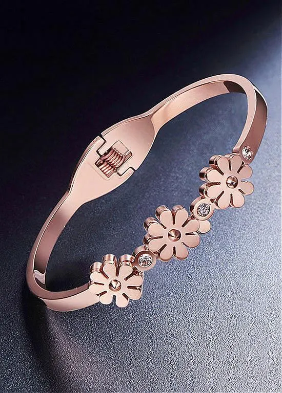 Daisy Flowers Titanium Steel Bangle