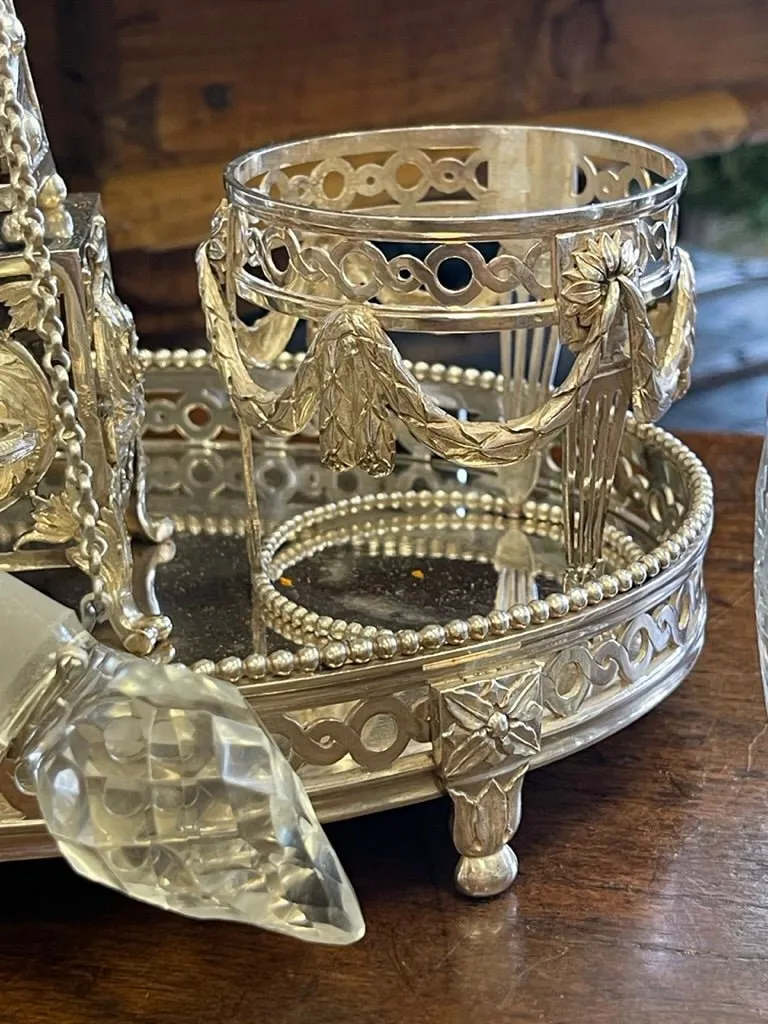 Elegant Dutch silver and crystal oil and vinegar cruet stand