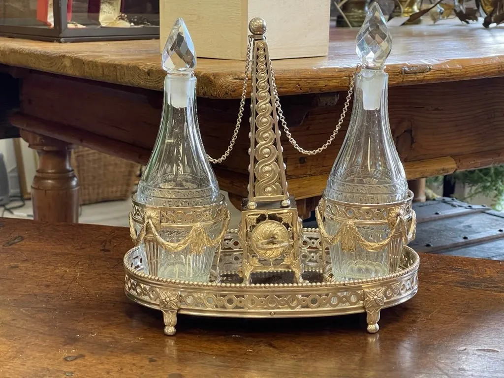 Elegant Dutch silver and crystal oil and vinegar cruet stand