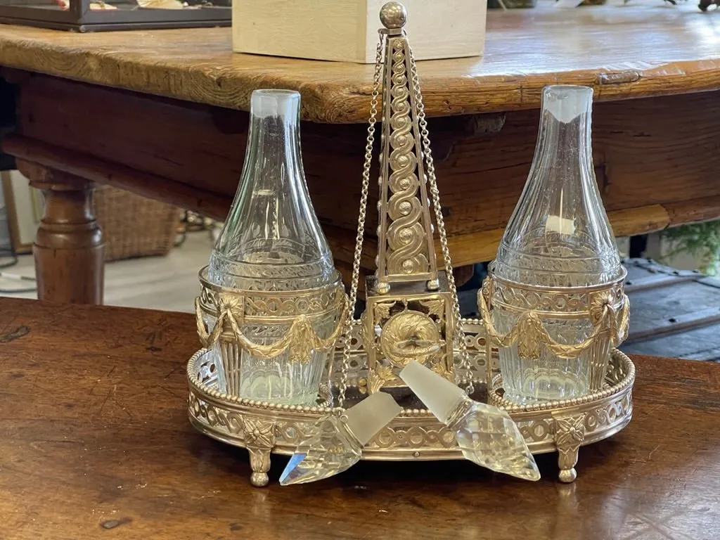 Elegant Dutch silver and crystal oil and vinegar cruet stand