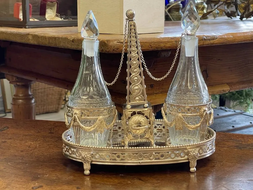 Elegant Dutch silver and crystal oil and vinegar cruet stand