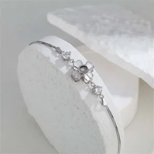 Elegant Four Leaf Clover Felicity Bracelet with Picture Inside