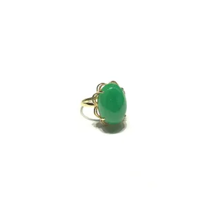 Green Jade Oval Cabochon Cocktail Ring (14K)