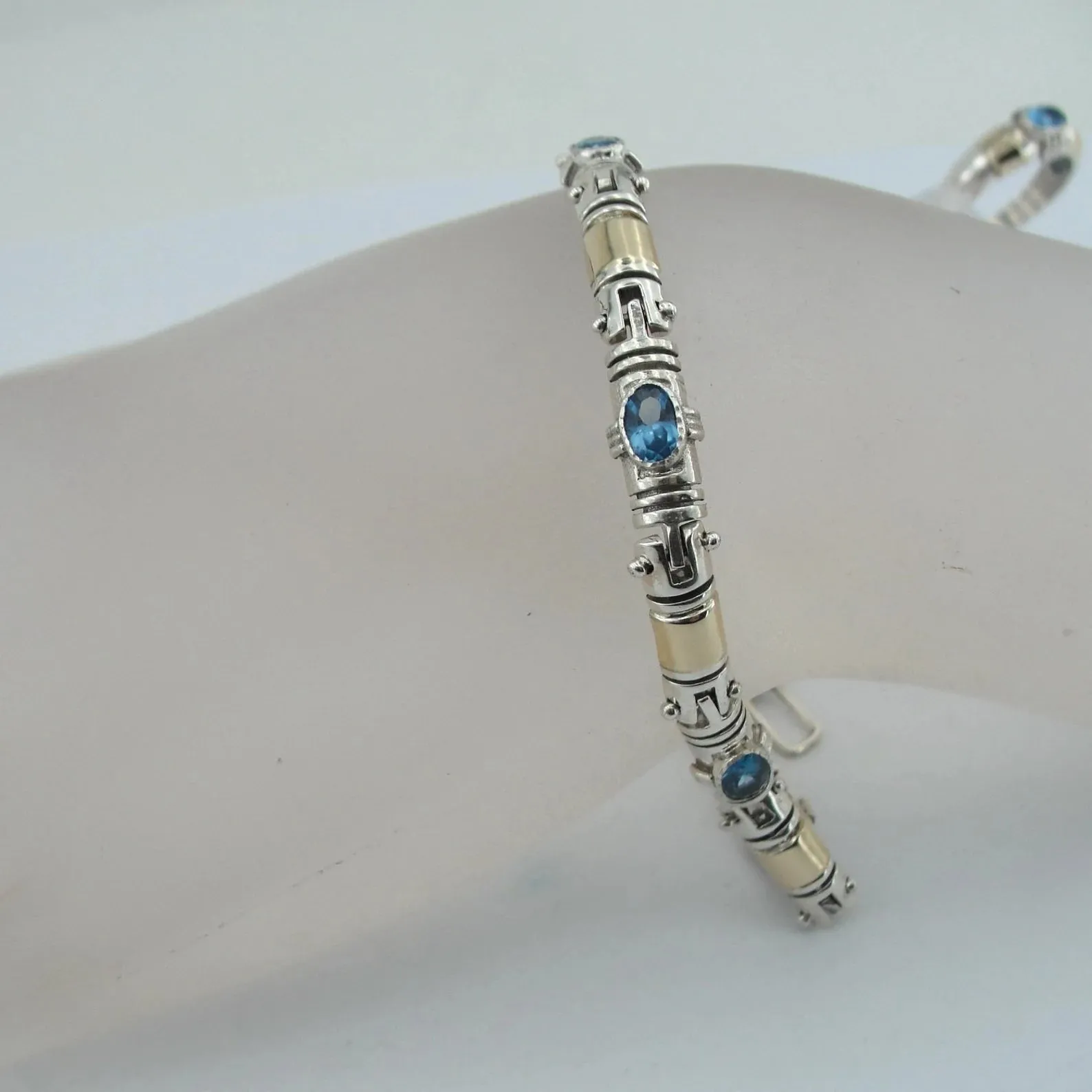 Hadar Designers Blue Topaz Bracelet 9k Yellow Gold 925 Sterling Silver (S b58)