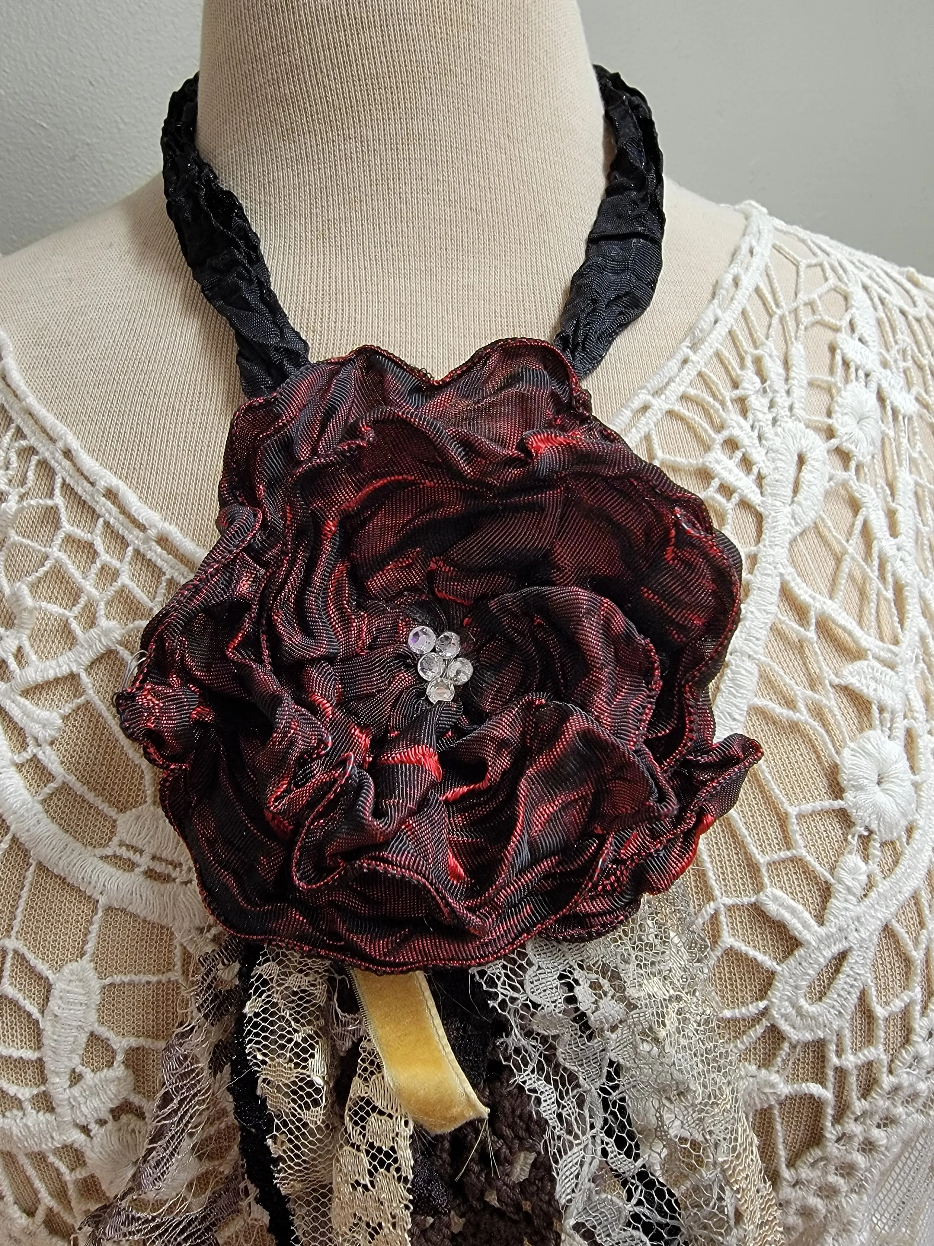 Large - Vintage-Inspired Handcrafted Fabric Flowers Brooch/Necklace