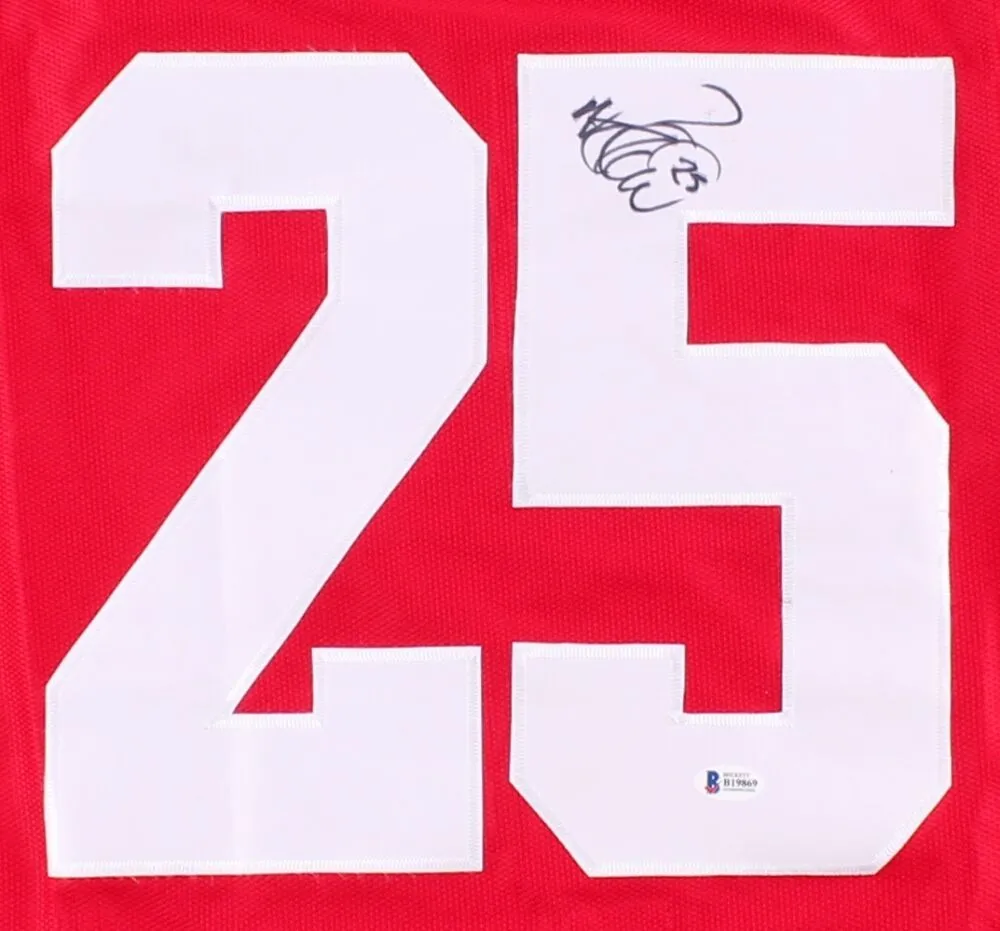 Mike Green Signed Redwings Jersey (Beckett COA) 29th Overall Pick 2004 NHL Draft
