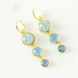 Mini Dropping Circles Huggie Hoop Earrings in Ombré Blue
