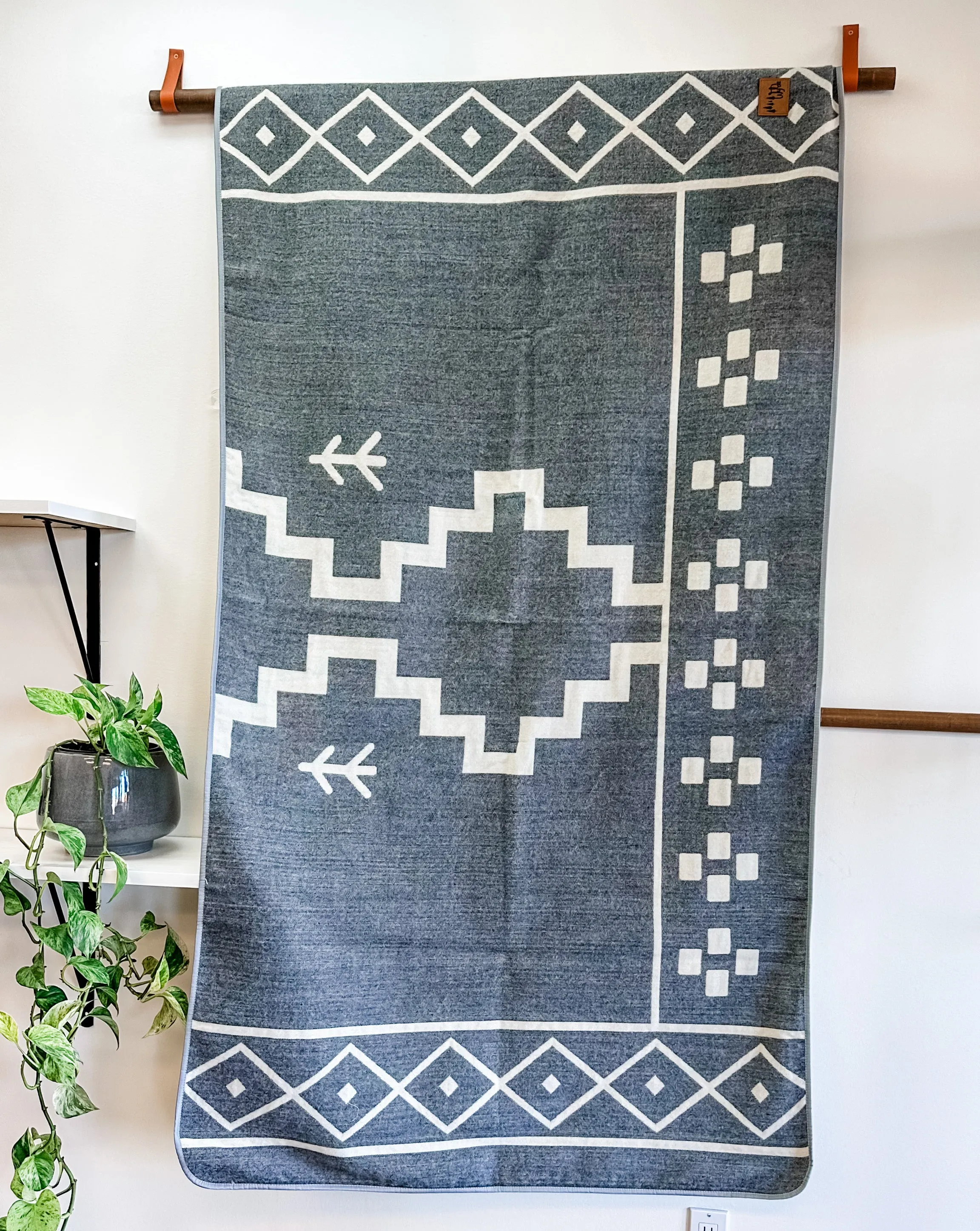 Mojanda Zapotec Reversible Blanket  //  Grey/Cream