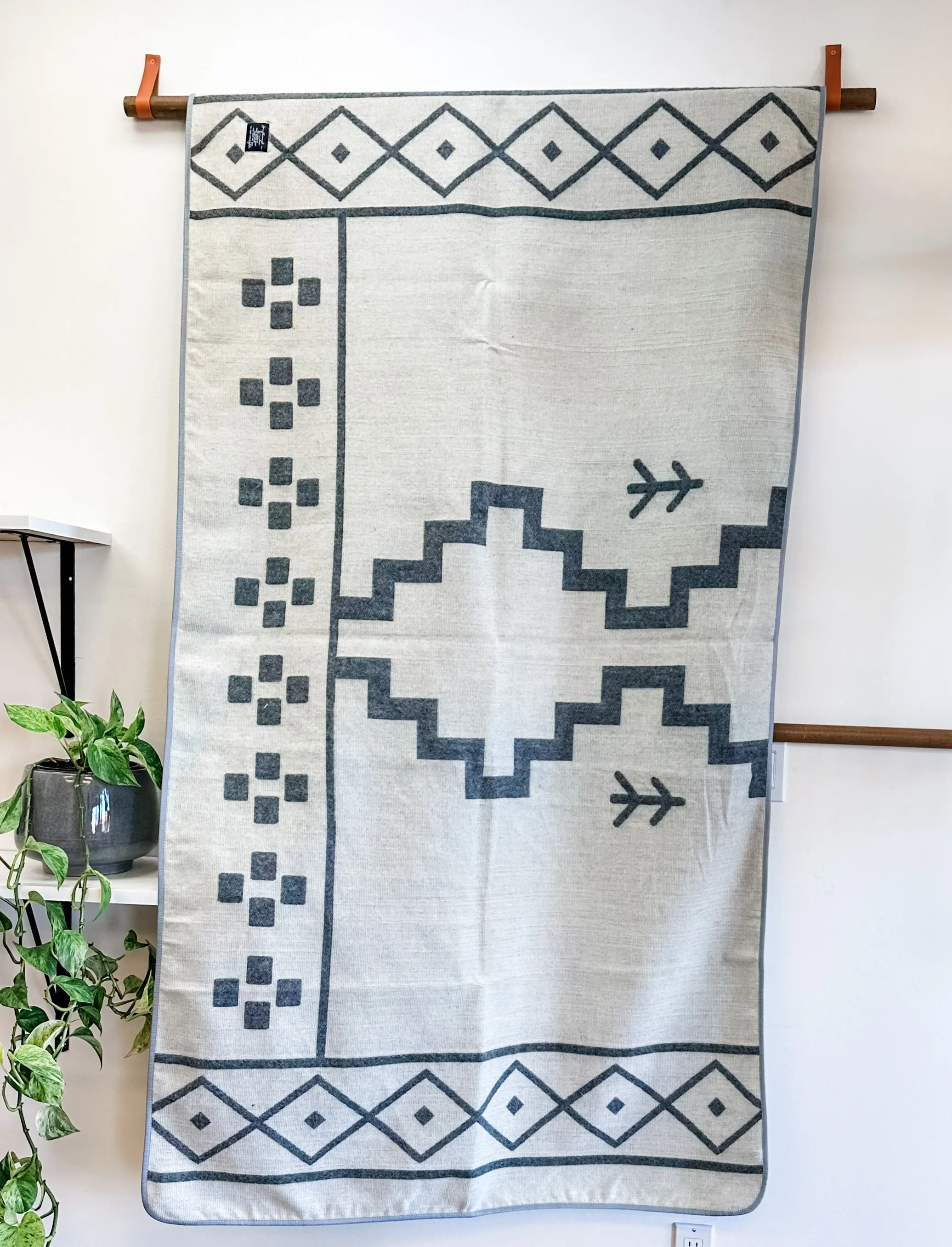 Mojanda Zapotec Reversible Blanket  //  Grey/Cream