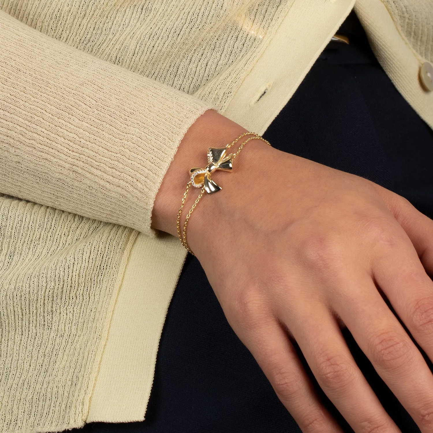 Pave Outlined Bow Tie Pendant Bracelet