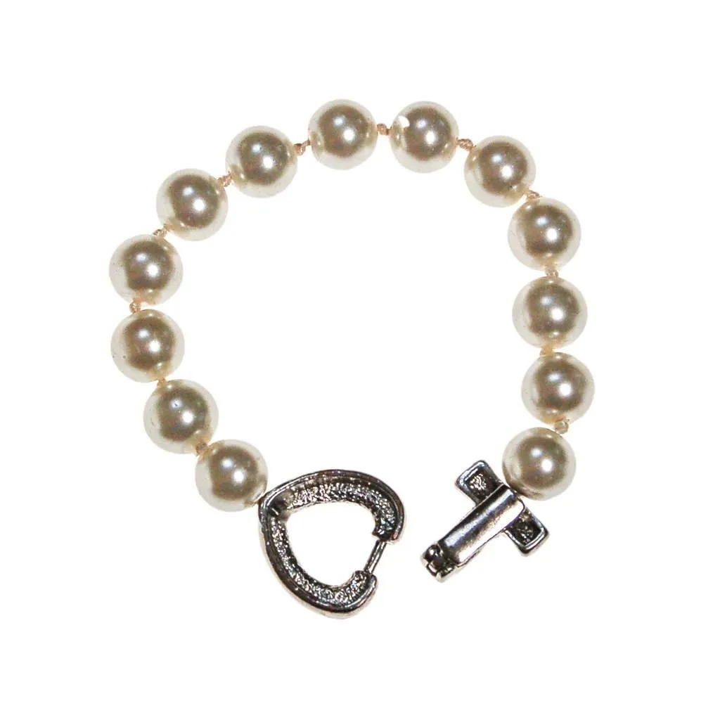 Pearl Bracelet with Rhinestone Heart Clasp