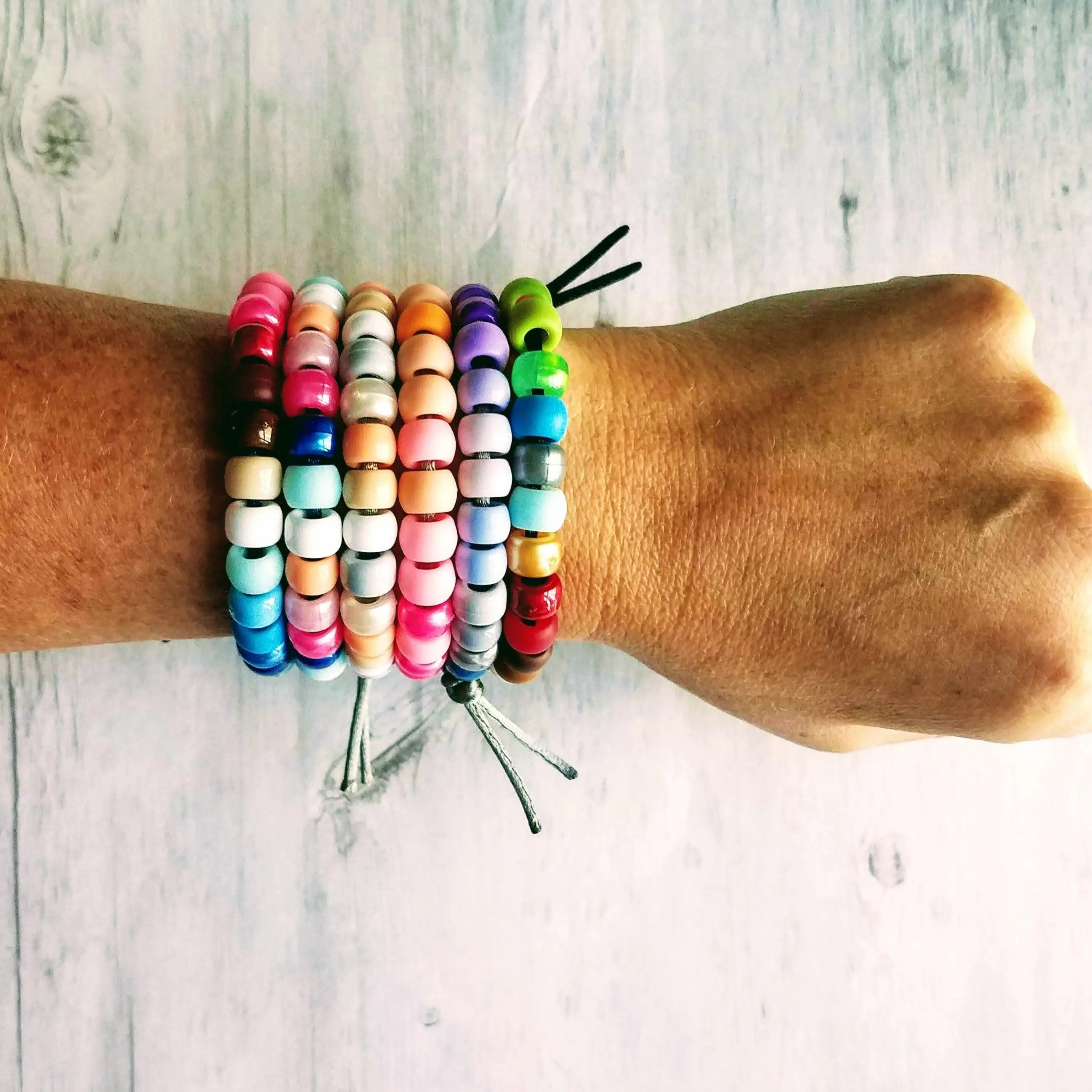 Preppy Bracelet, designer inspired, large bead bracelet, big bead bracelet pony roller bracelet crow beads faux glass chunky pink blue peach
