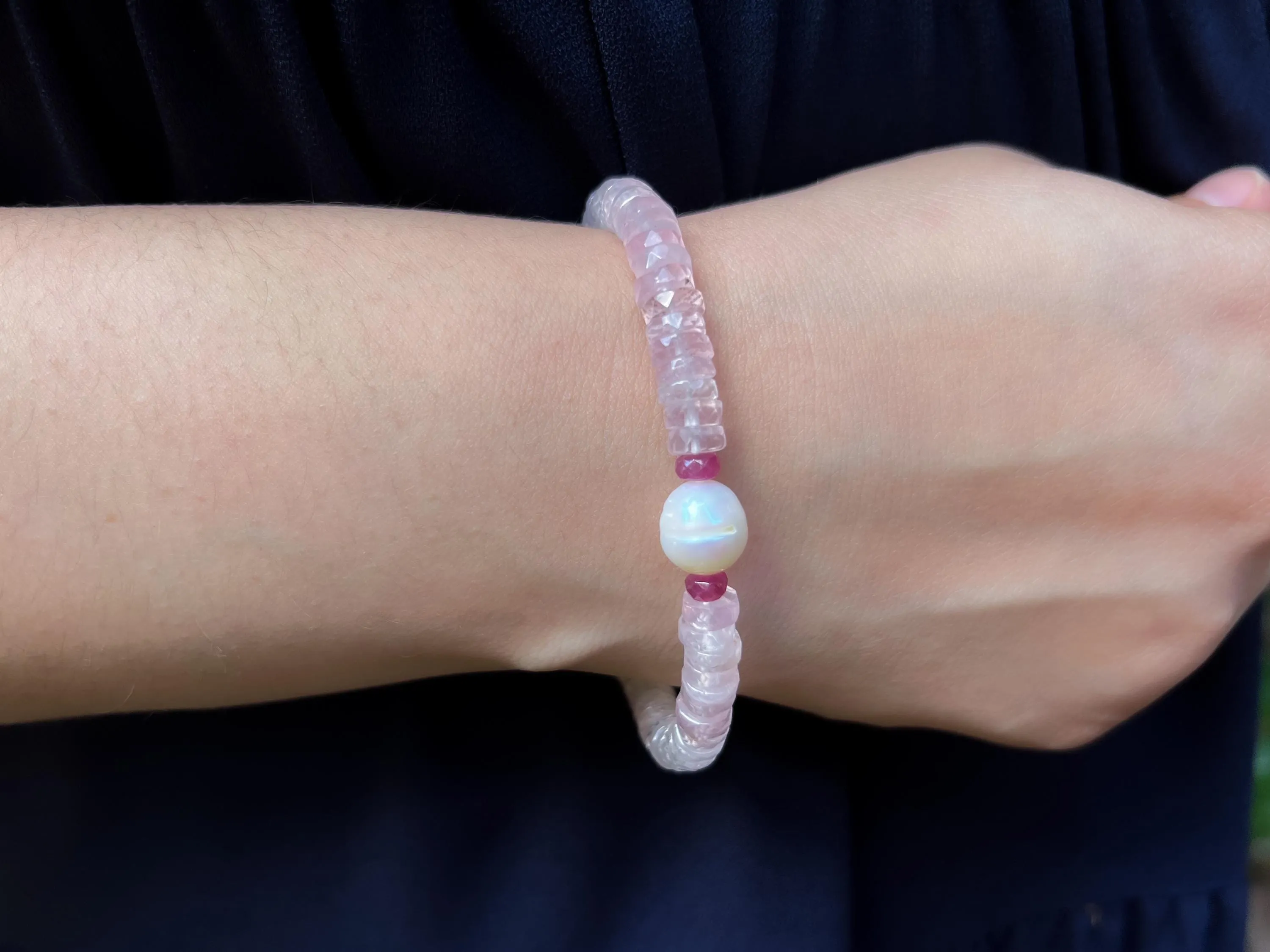 Rose Quartz Heishi Bracelet with Freshwater Rice Pearl Accent, Gemstone Bracelet, Boho Bracelet, Summer Bracelet, Gift for Her, Handmade