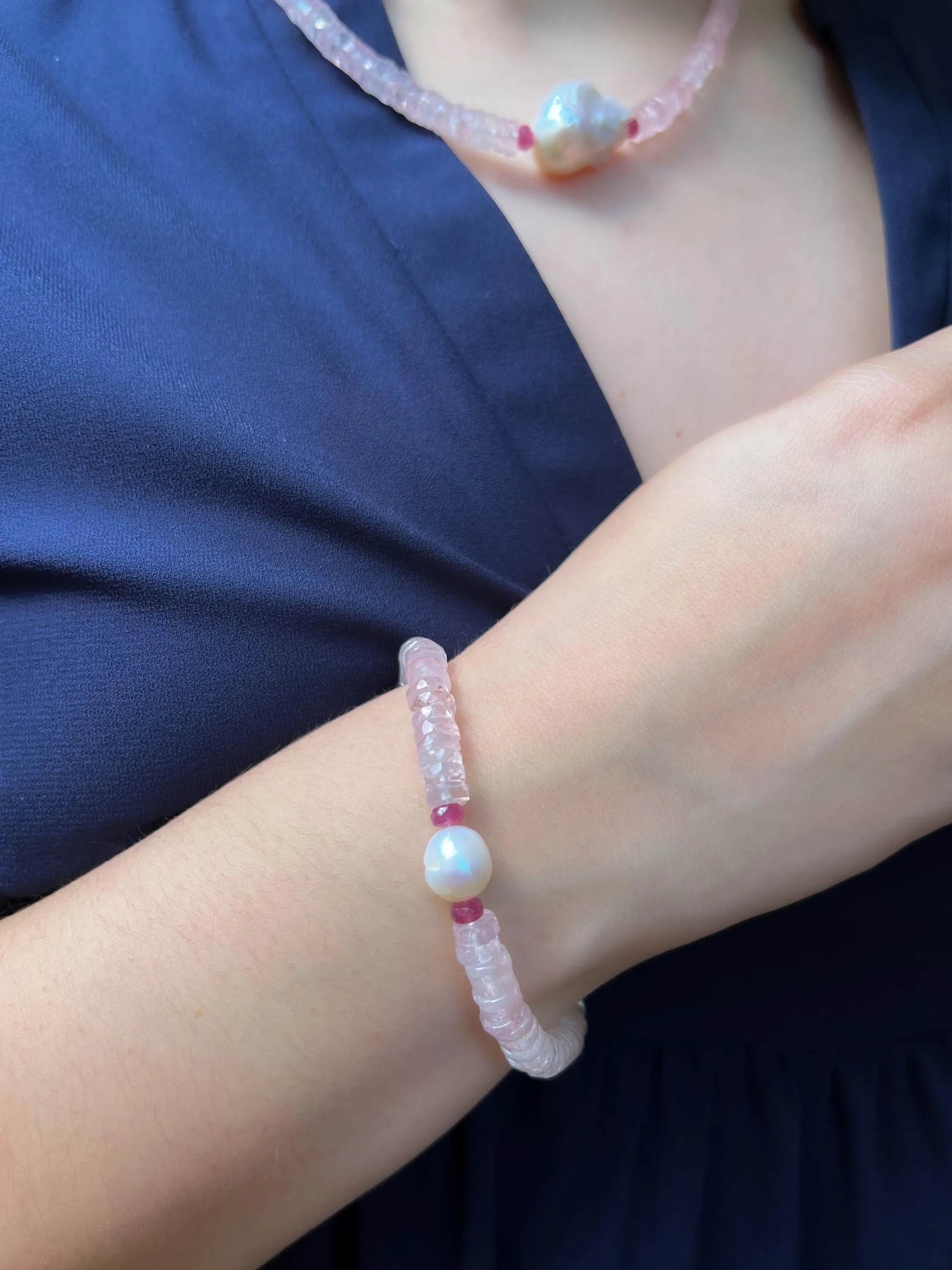 Rose Quartz Heishi Bracelet with Freshwater Rice Pearl Accent, Gemstone Bracelet, Boho Bracelet, Summer Bracelet, Gift for Her, Handmade