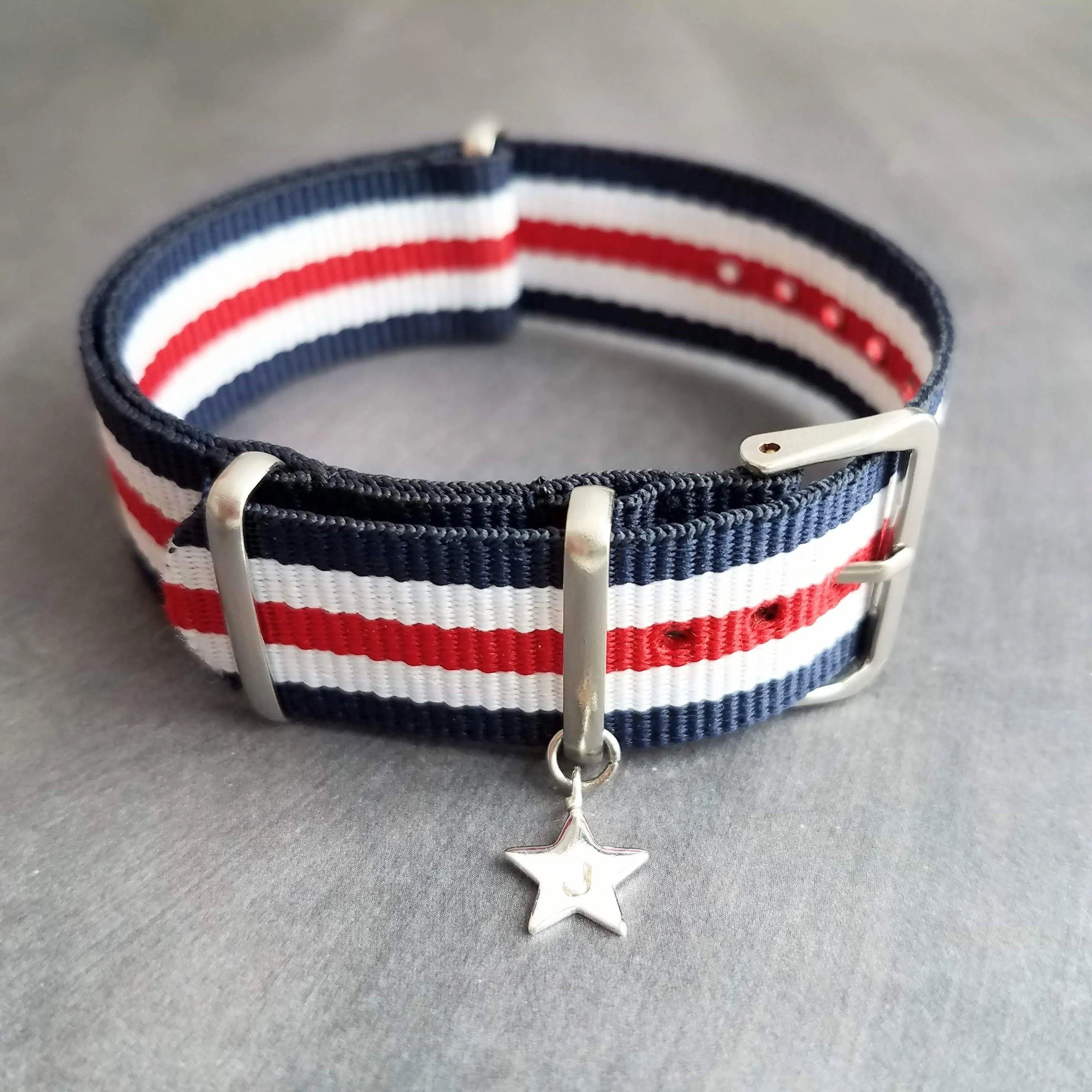 Stars & Stripes Bracelet, wide bracelet, seatbelt bracelet, red white blue bracelet, 4th of July, USA independence day, buckle strap wrap