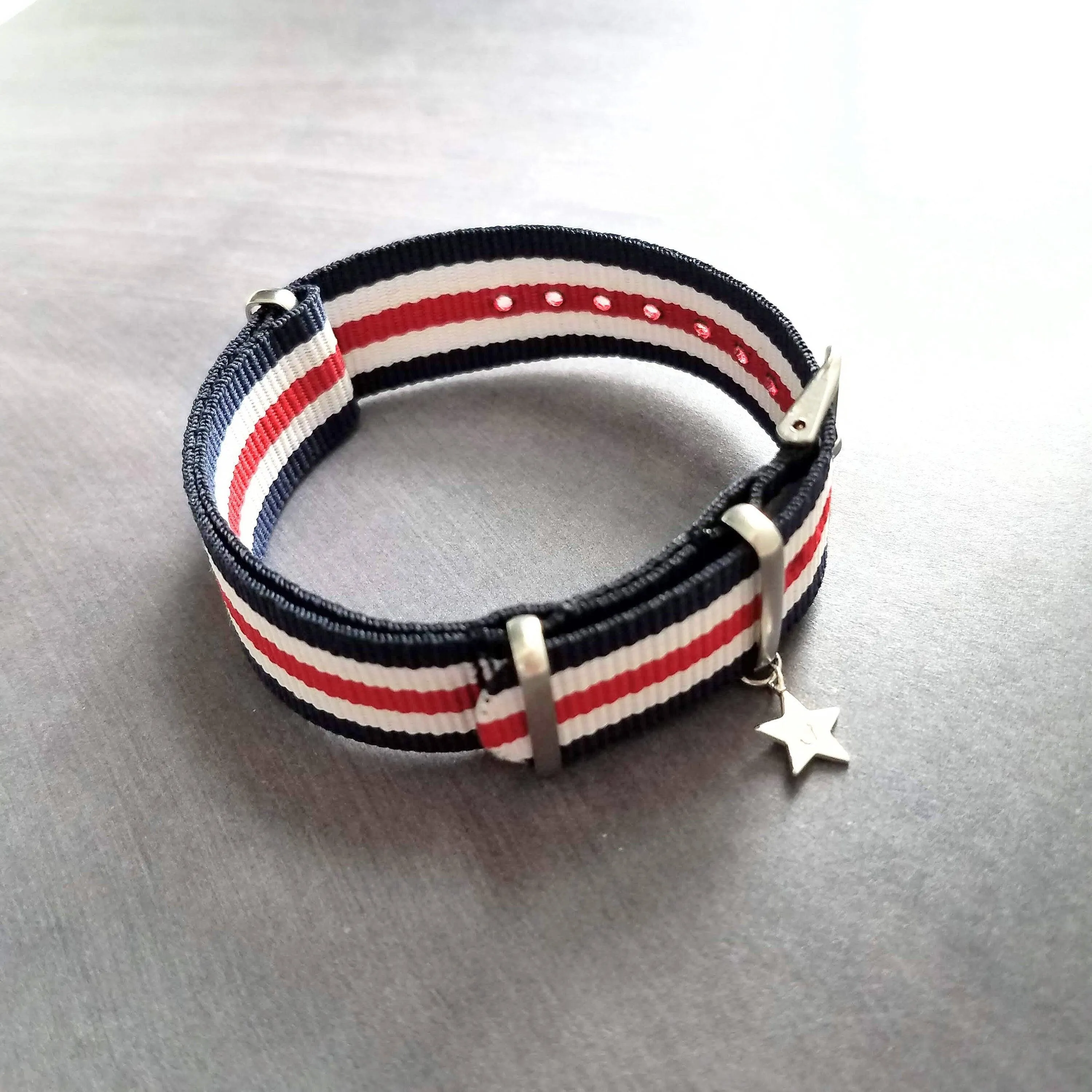 Stars & Stripes Bracelet, wide bracelet, seatbelt bracelet, red white blue bracelet, 4th of July, USA independence day, buckle strap wrap