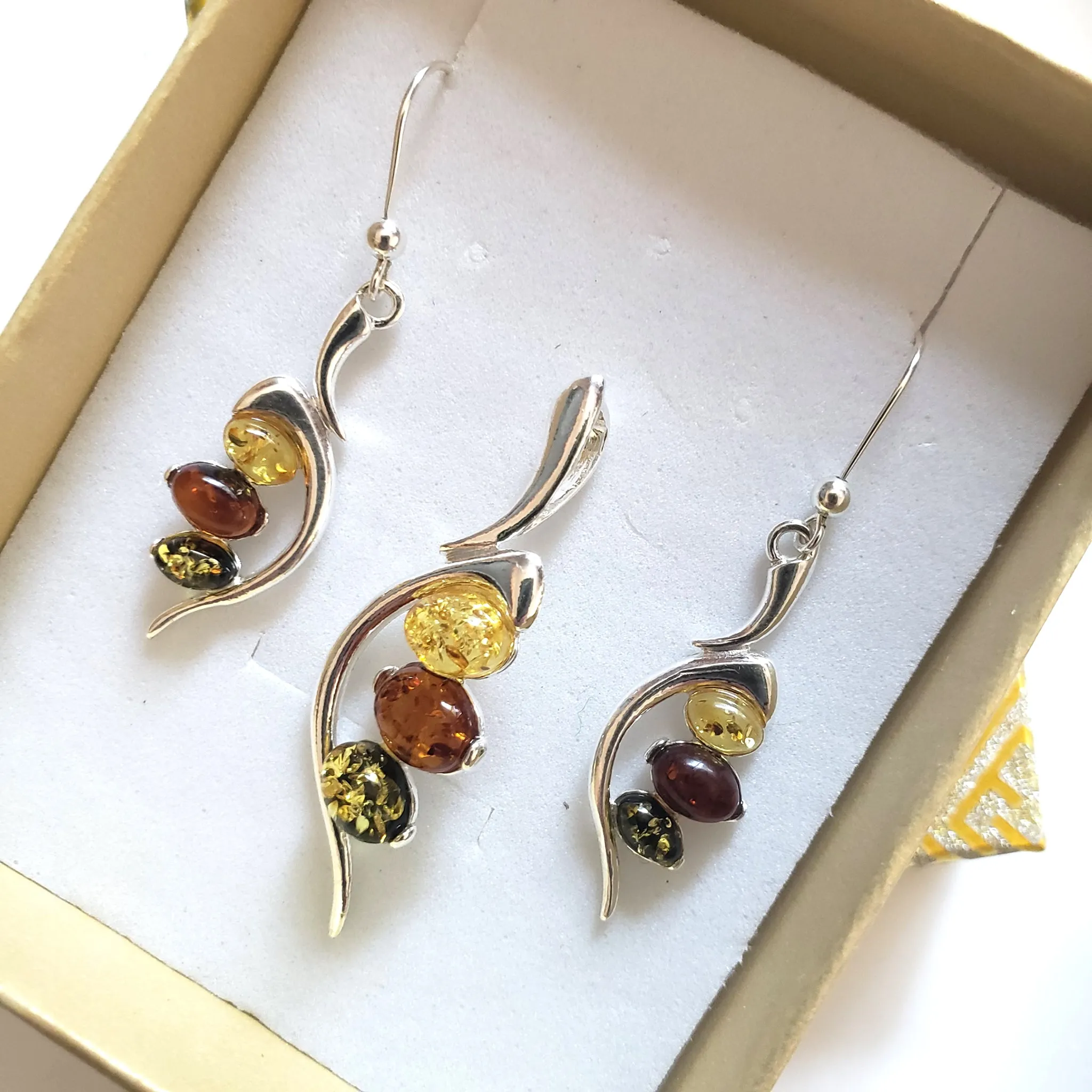 Sterling Silver Jewelry Set with Multicolor Natural Amber Beads