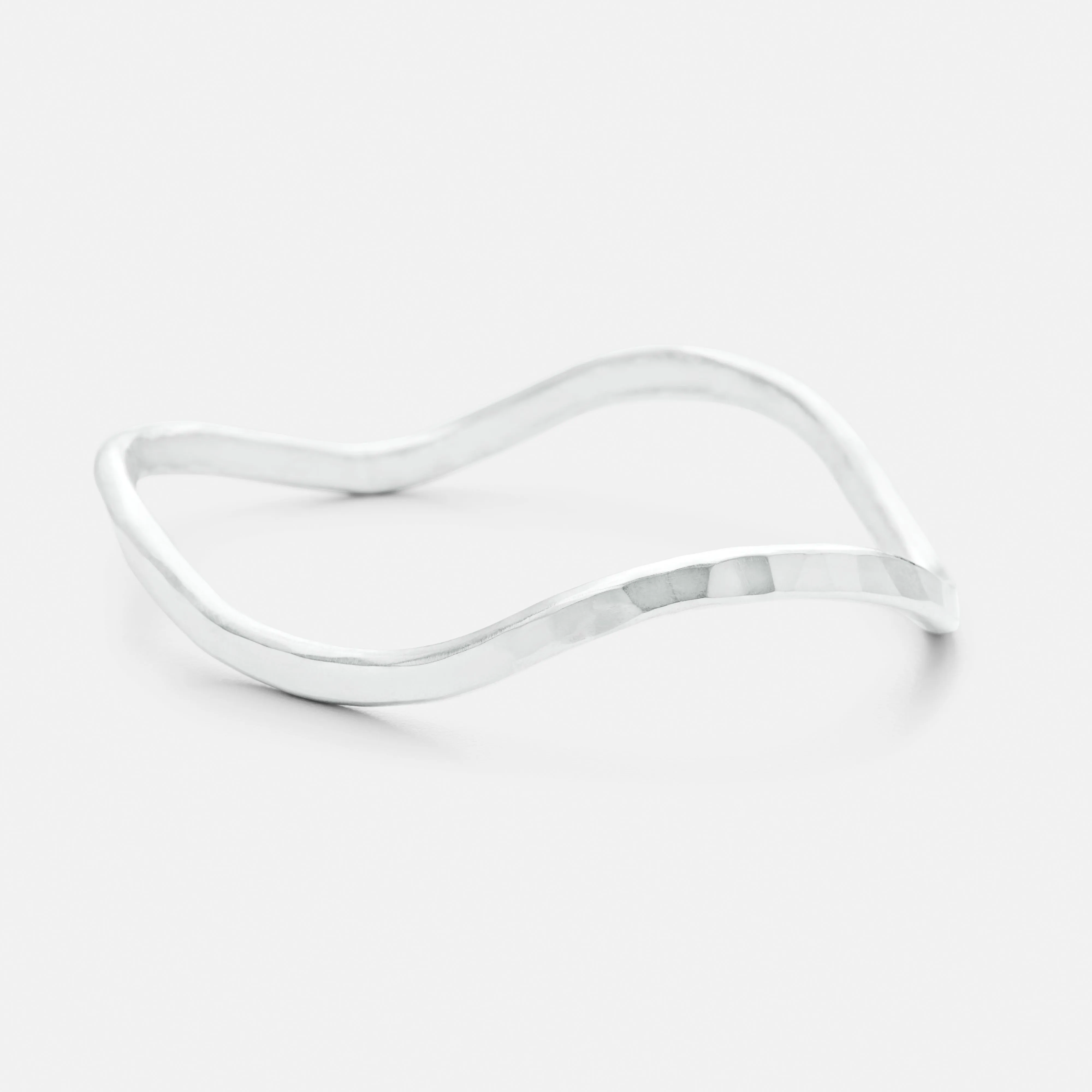 Thick Wave Bangle