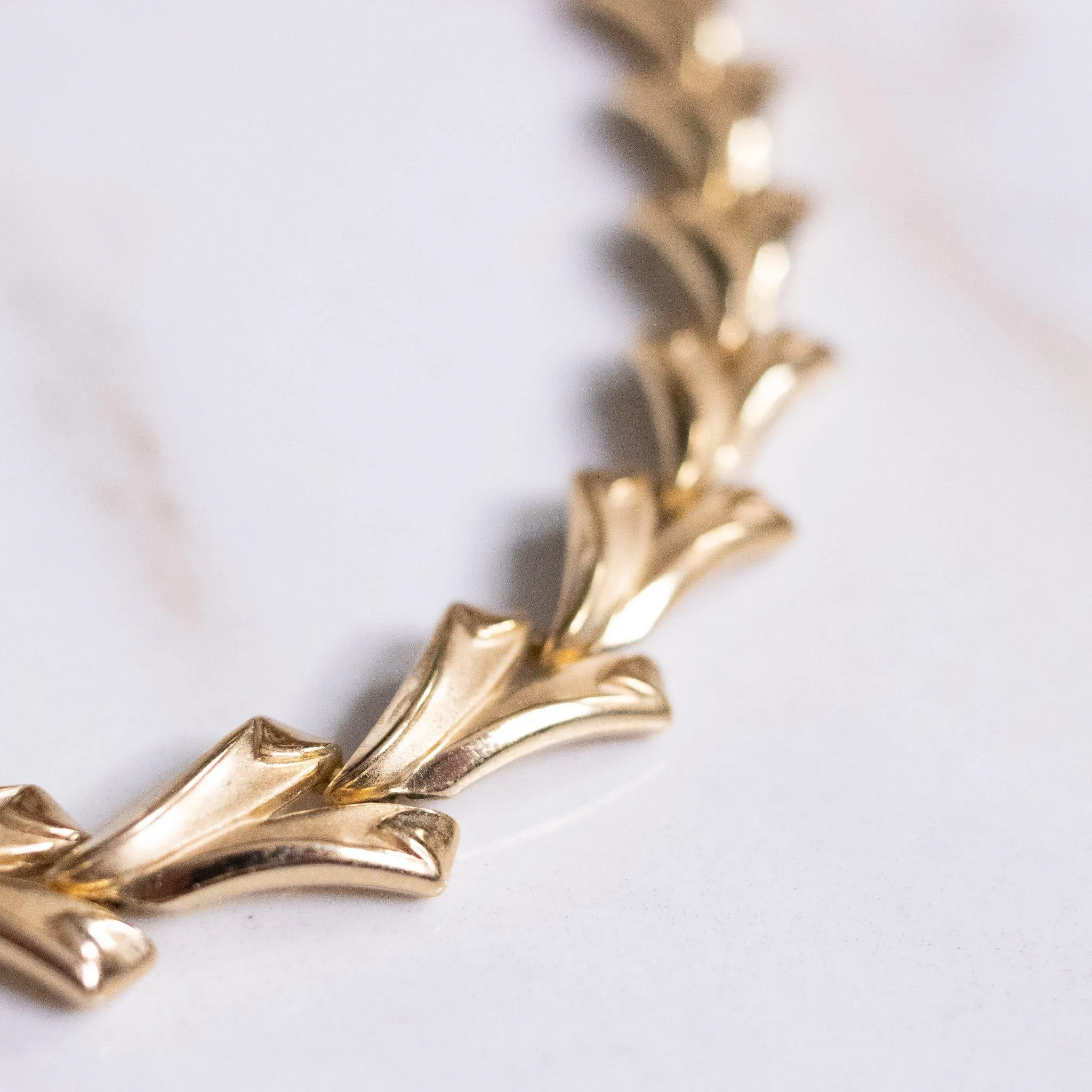 Vintage Classic Crown Trifari V Link Necklace