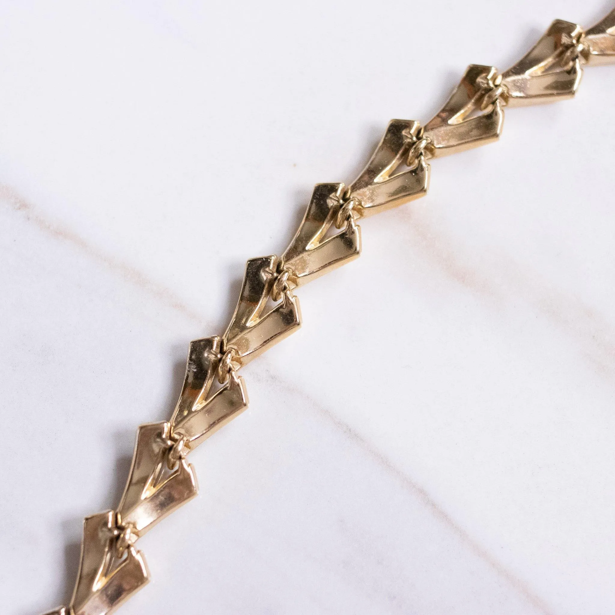 Vintage Classic Crown Trifari V Link Necklace