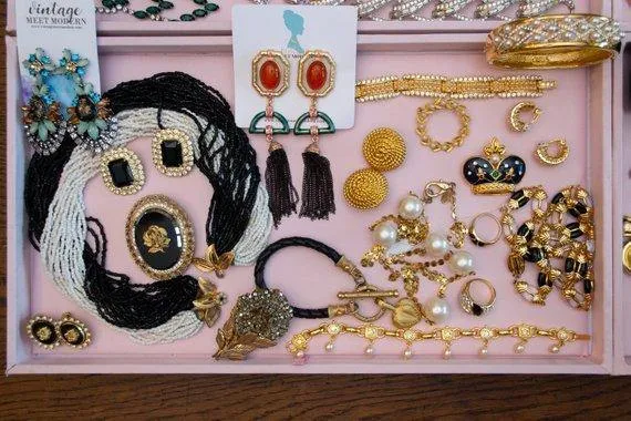 Vintage Joan Rivers Gold Tone Bracelet with faux pearls and diamante crystals