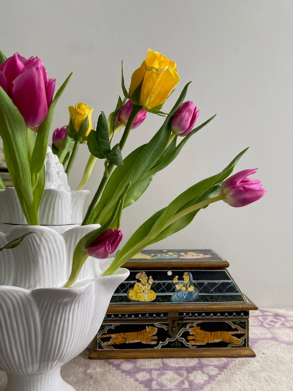 White Tulipiere-small